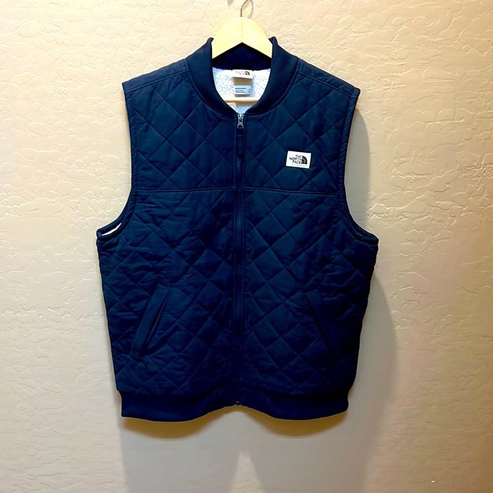 The North Face Mens Cuchilo Insulated Vest 2.0 L; NWOT